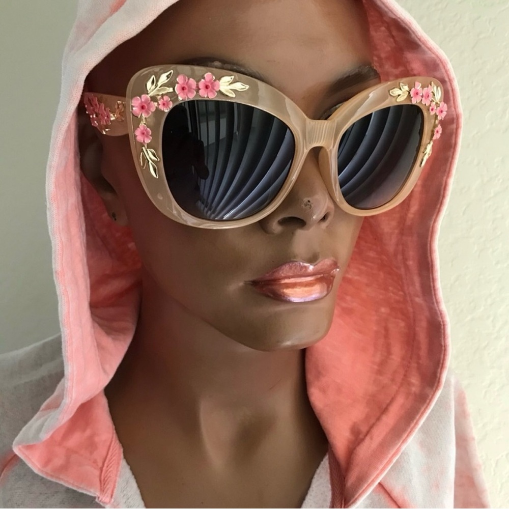 Fabulous ITALIAN Designer Style Retro Pinup CATEYE SUNGLASSES